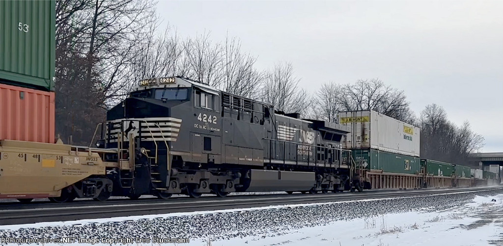 NS 4242